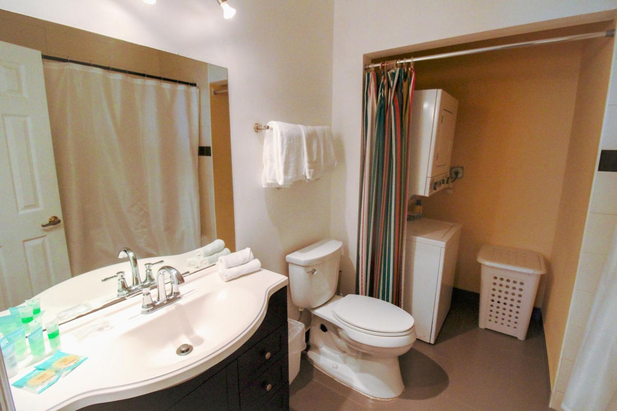 Castle Ph2 Balcony Oceanfront Condo, Access, Pool, Tennis, Free Parking Miami Beach