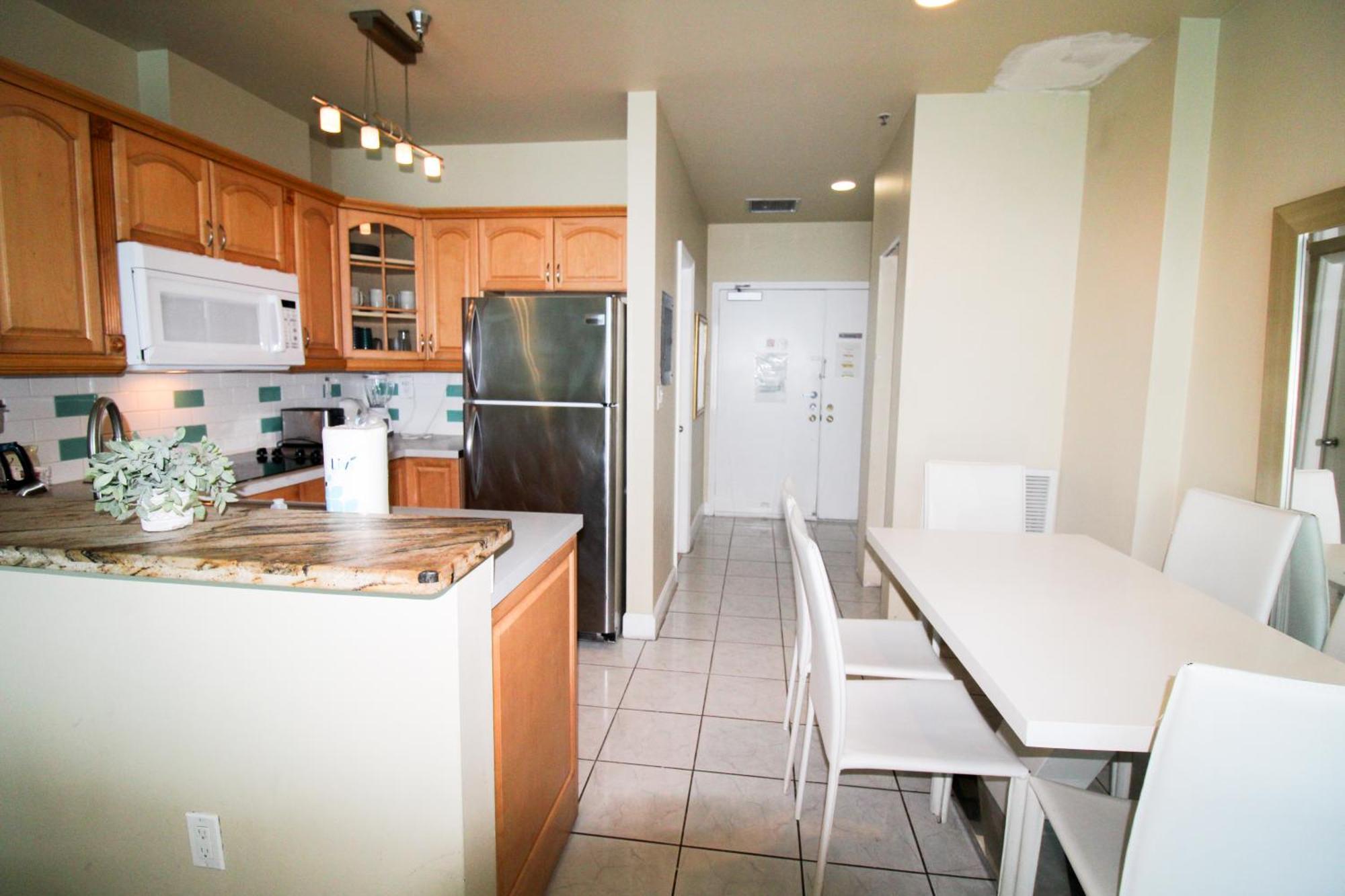 Holiday home Castle Ph2 Balcony Oceanfront Condo, Access, Pool, Tennis, Free Parking