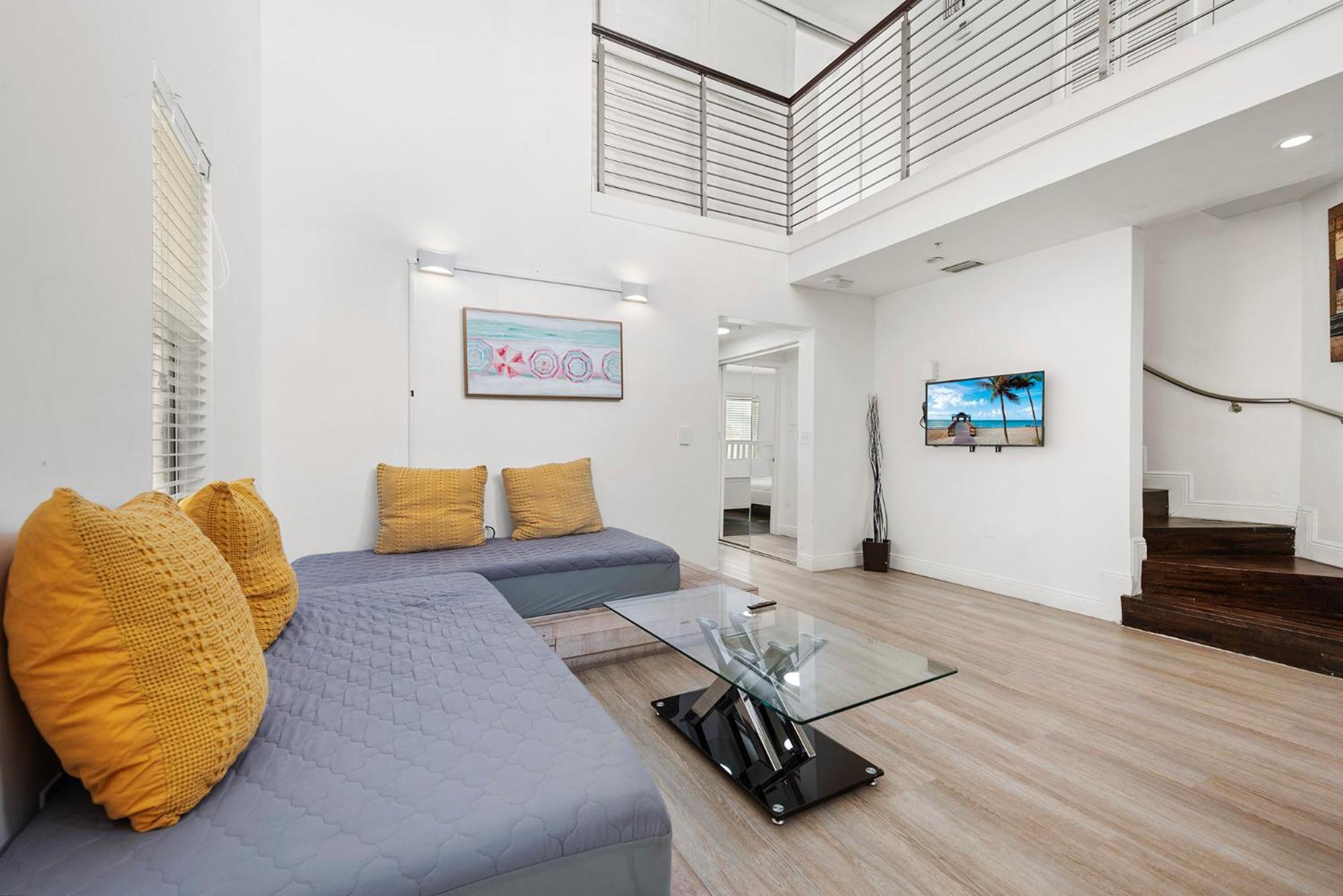 Ocean Drive In Miami Apartment *