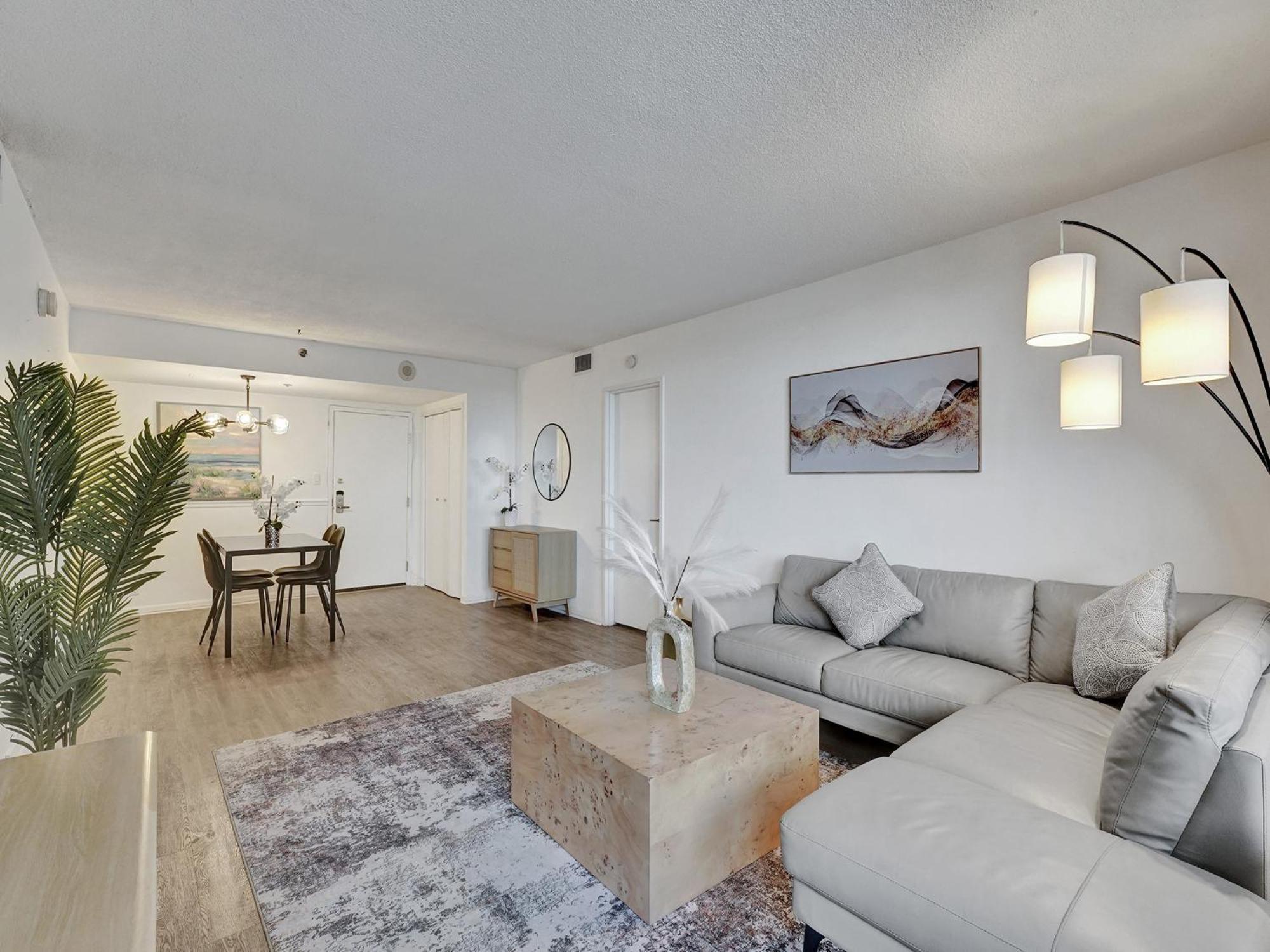 Ocean View Retreat Service 606 Apartment Miami Beach