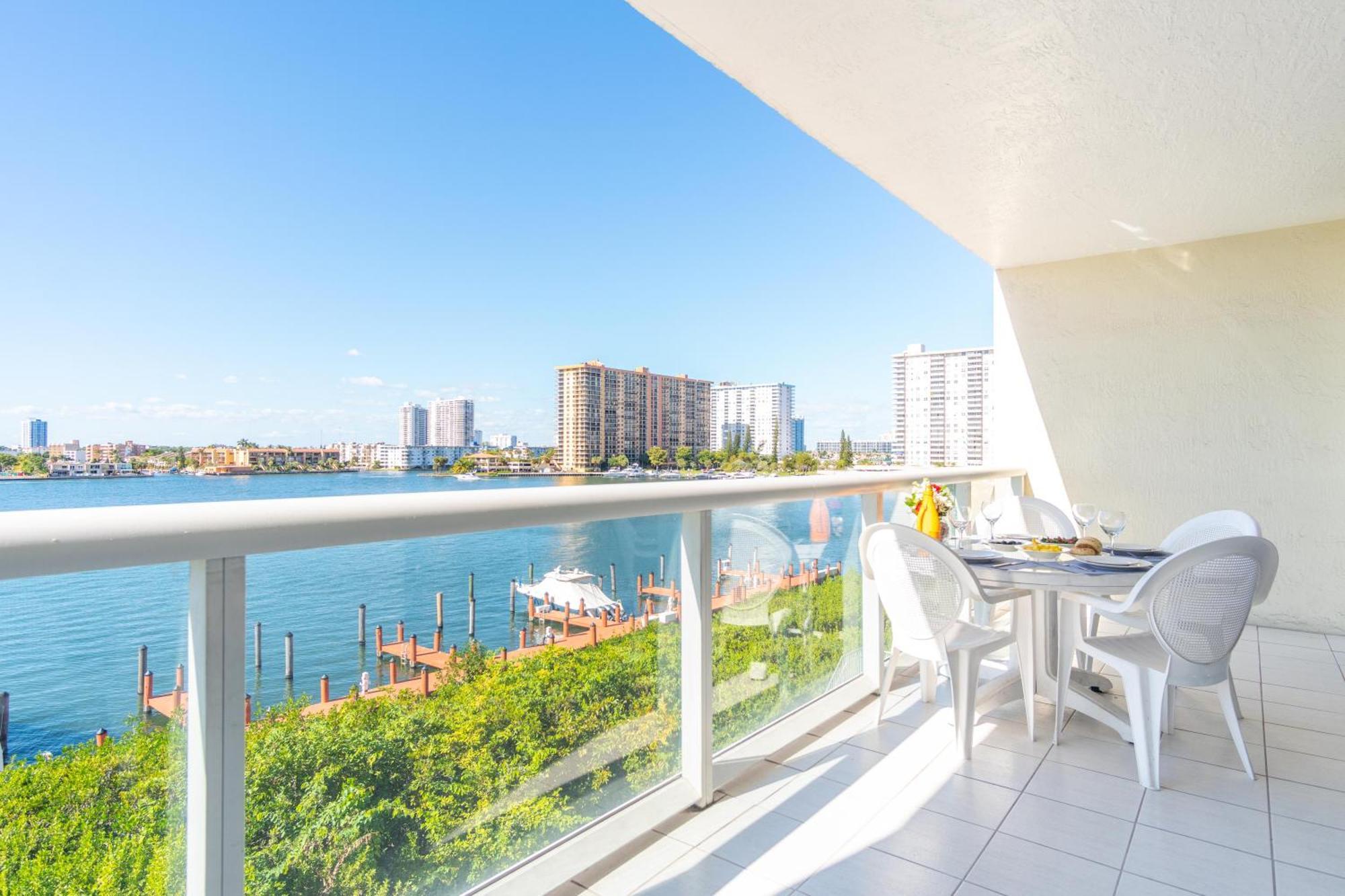 Golden Bay 53 *