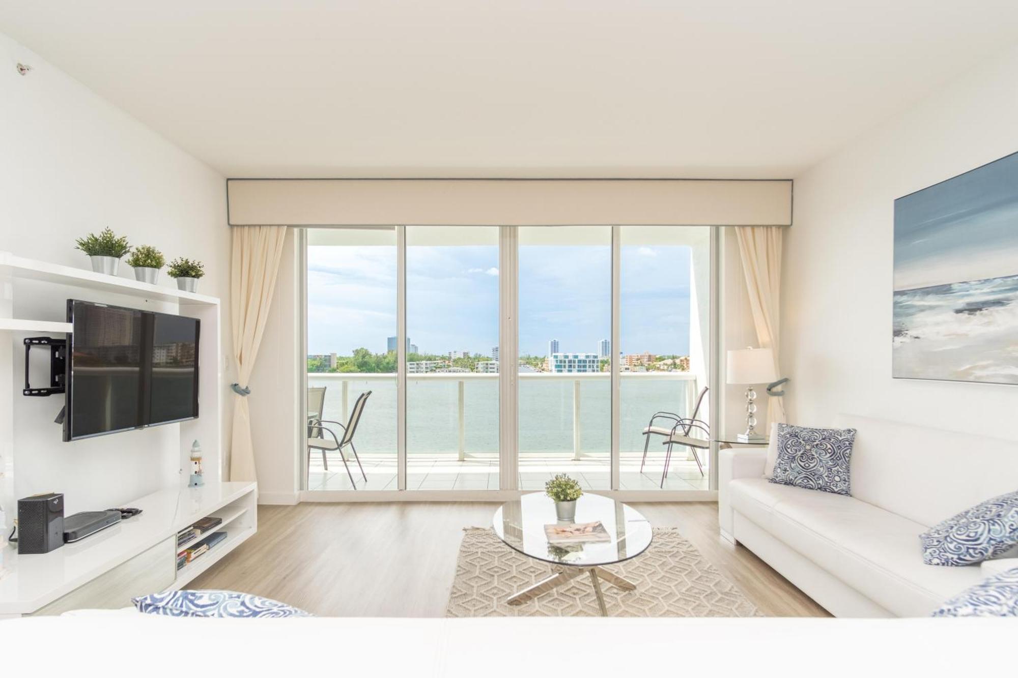 Golden Bay 53 *