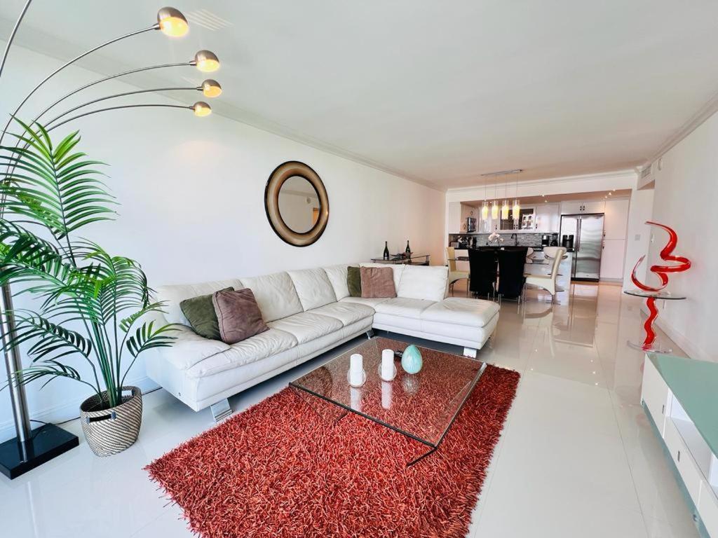 Spacious Of 2br - 2bth Near Of The Great Price *