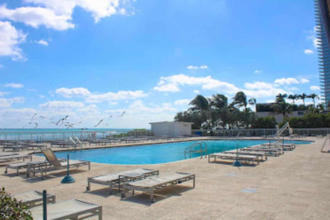 Apartment Lovely Beaches Ocean & City View