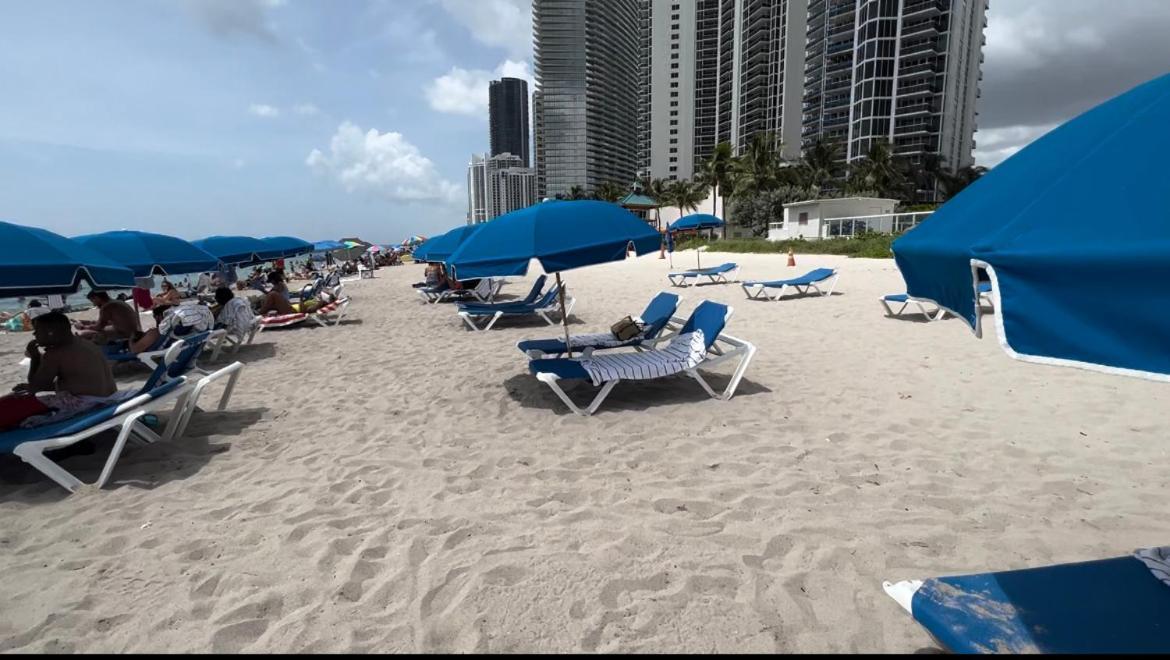 Lovely Beaches Ocean & City View Apartment Miami Beach