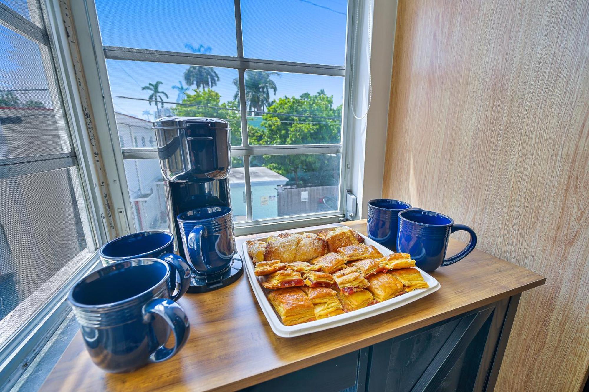 Apartment Large & Bright Sleep Up To 8 Only 2min From Ocean! Miami Beach