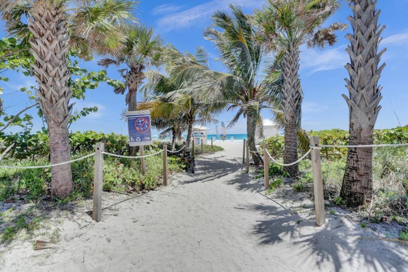 Apartment Beachfront W Service 1207