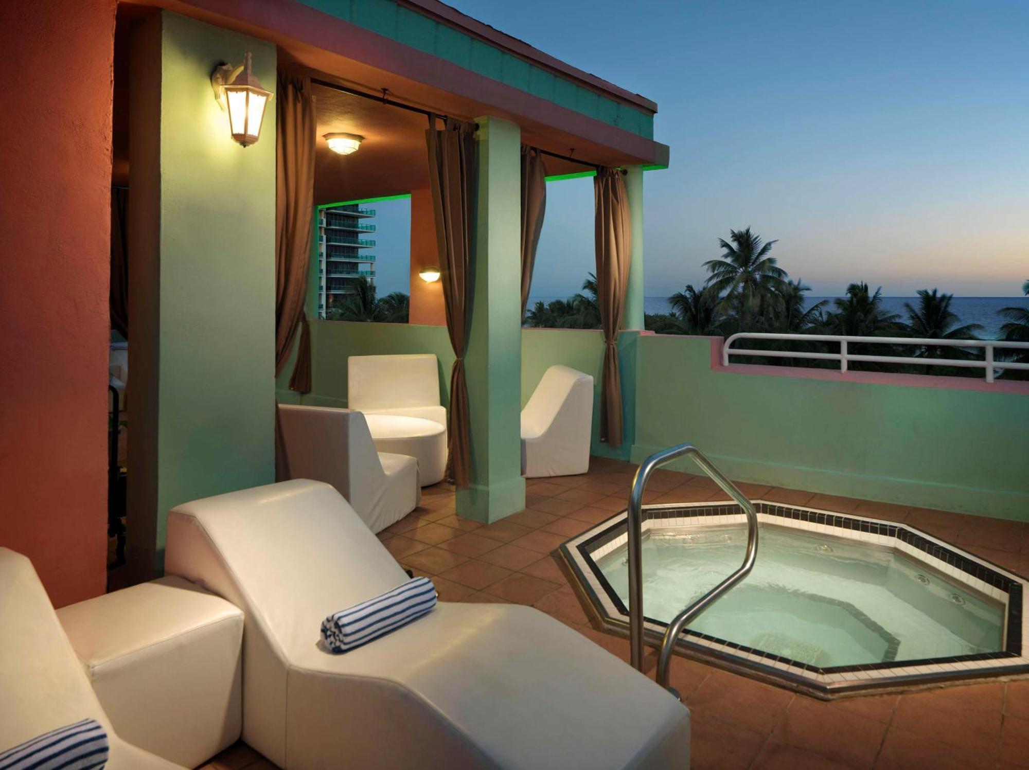 Hilton Vacation Club Crescent On South Beach Miami Hotel 3*