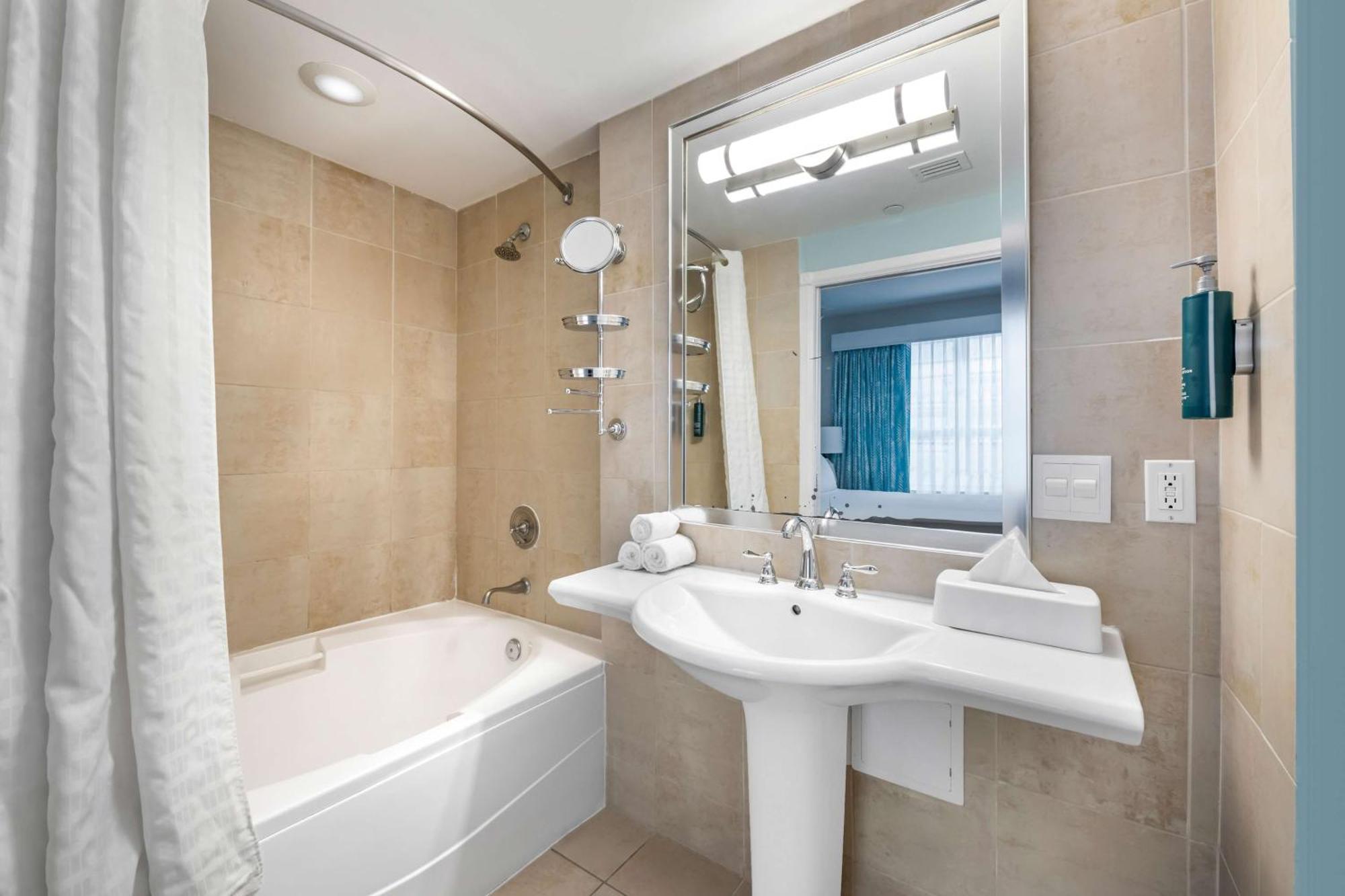 Hilton Vacation Club Crescent On South Beach Miami 3*
