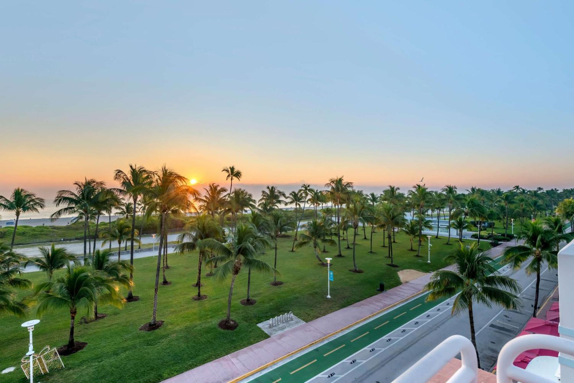 Hotel Hilton Vacation Club Crescent On South Beach Miami Miami Beach