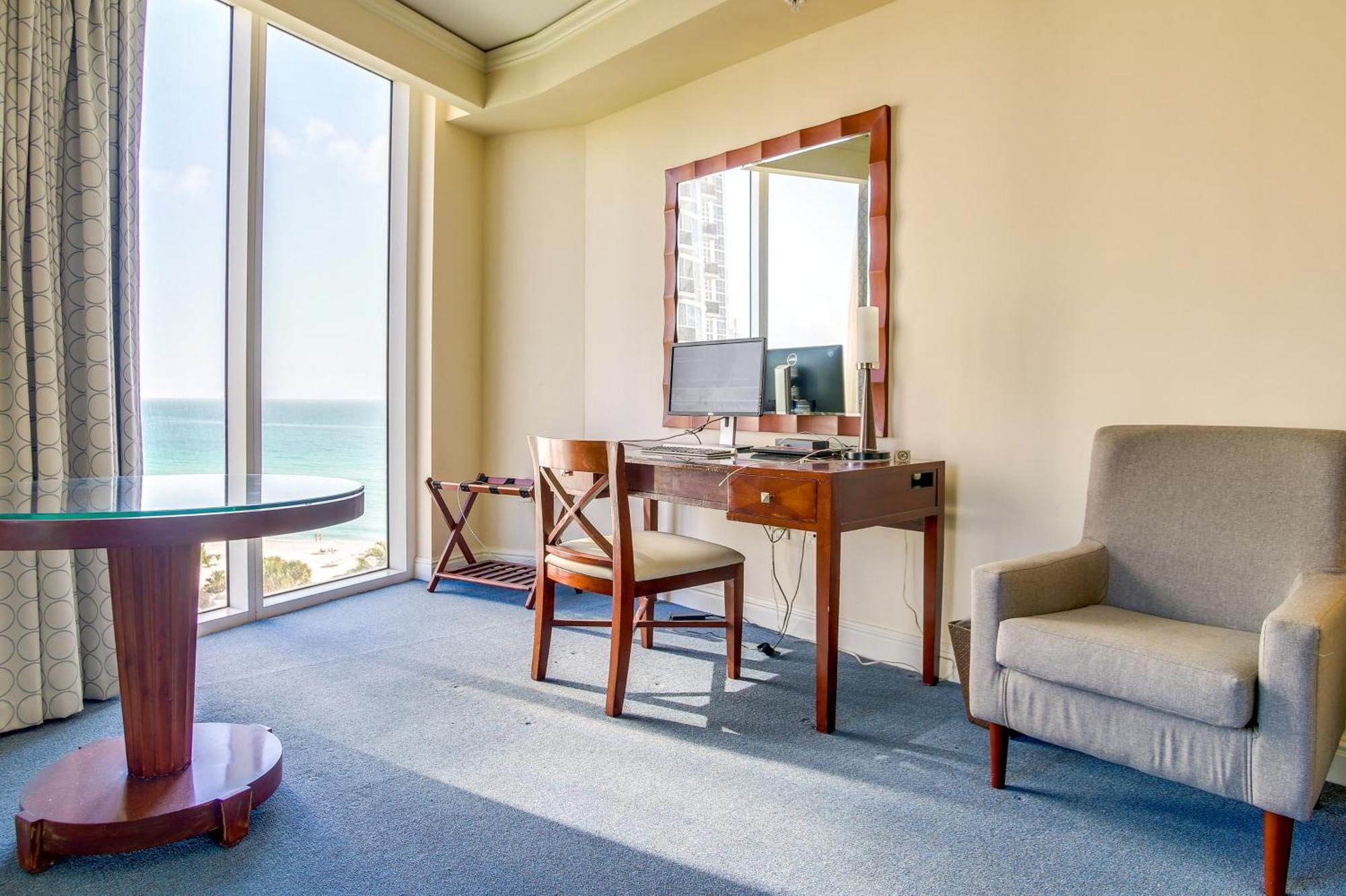 Beachfront High-rise With Pool And Tennis! Apartment Miami Beach