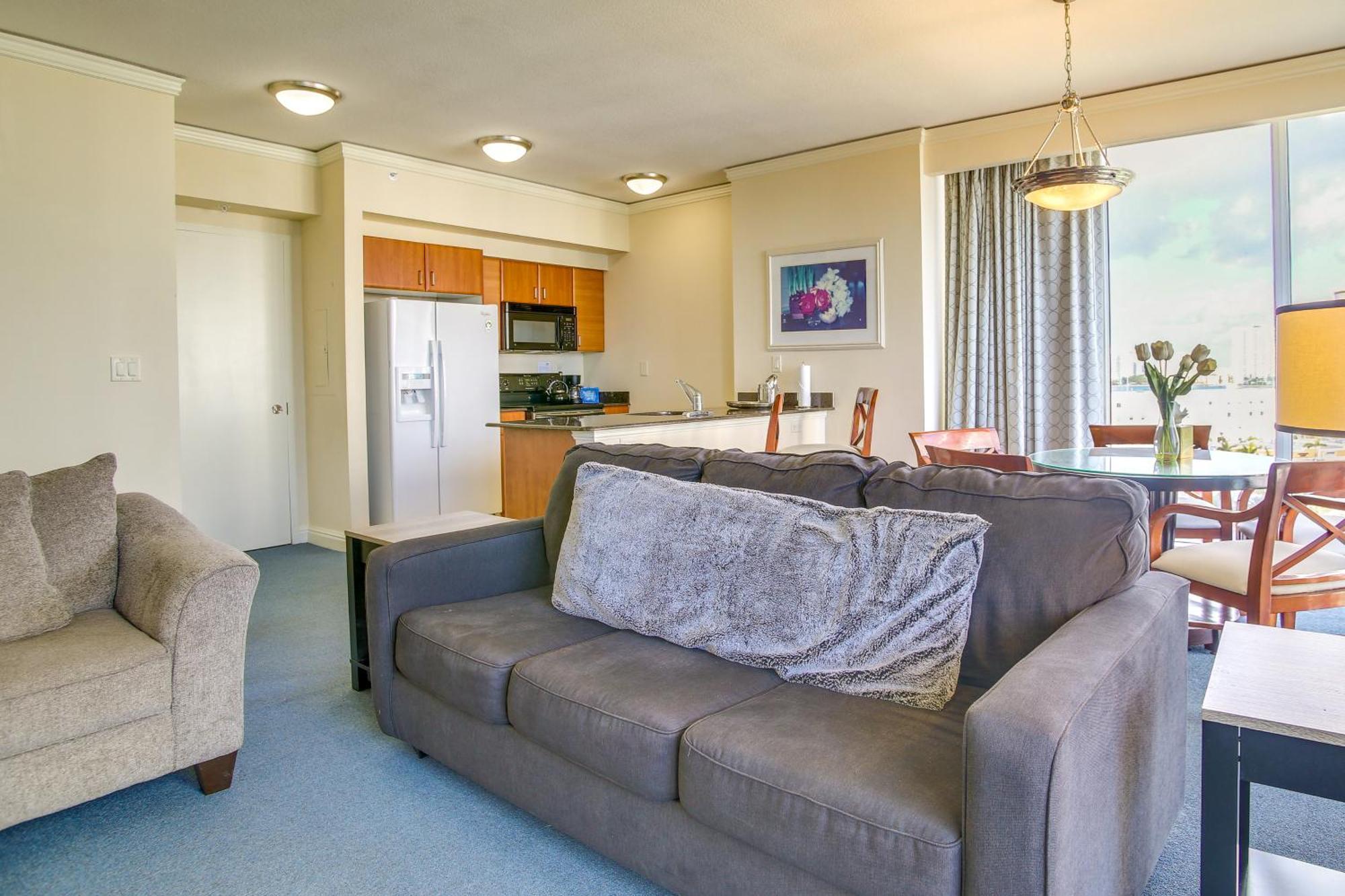 Apartment Beachfront High-rise With Pool And Tennis!