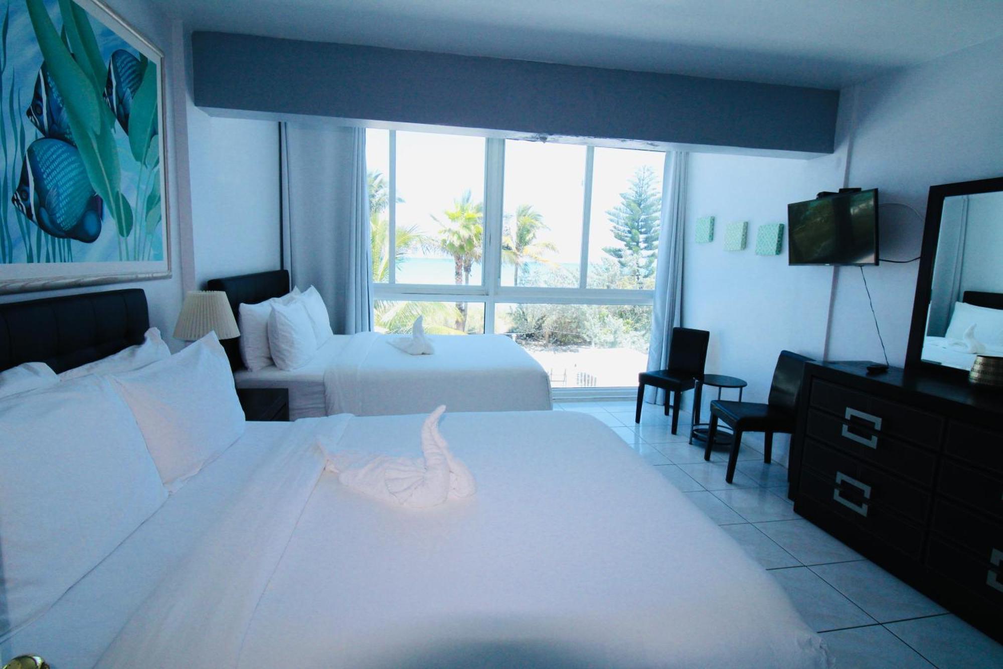 Castle Th16 Beachfront Townhouse With Private Patio, Direct Access, Pool, Tennis & Free Parking! * Miami Beach