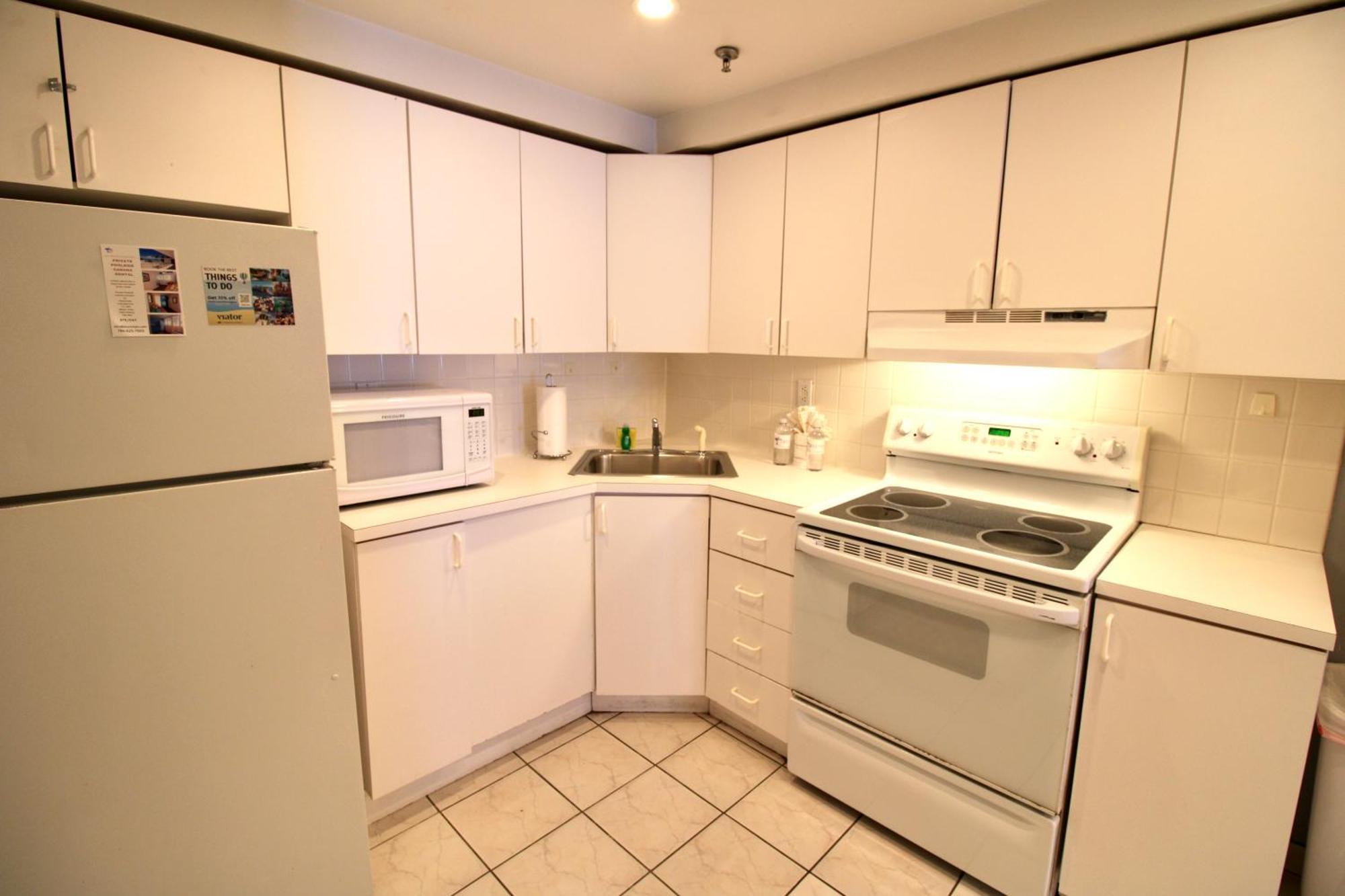 Castle Th16 Beachfront Townhouse With Private Patio, Direct Access, Pool, Tennis & Free Parking! Holiday home