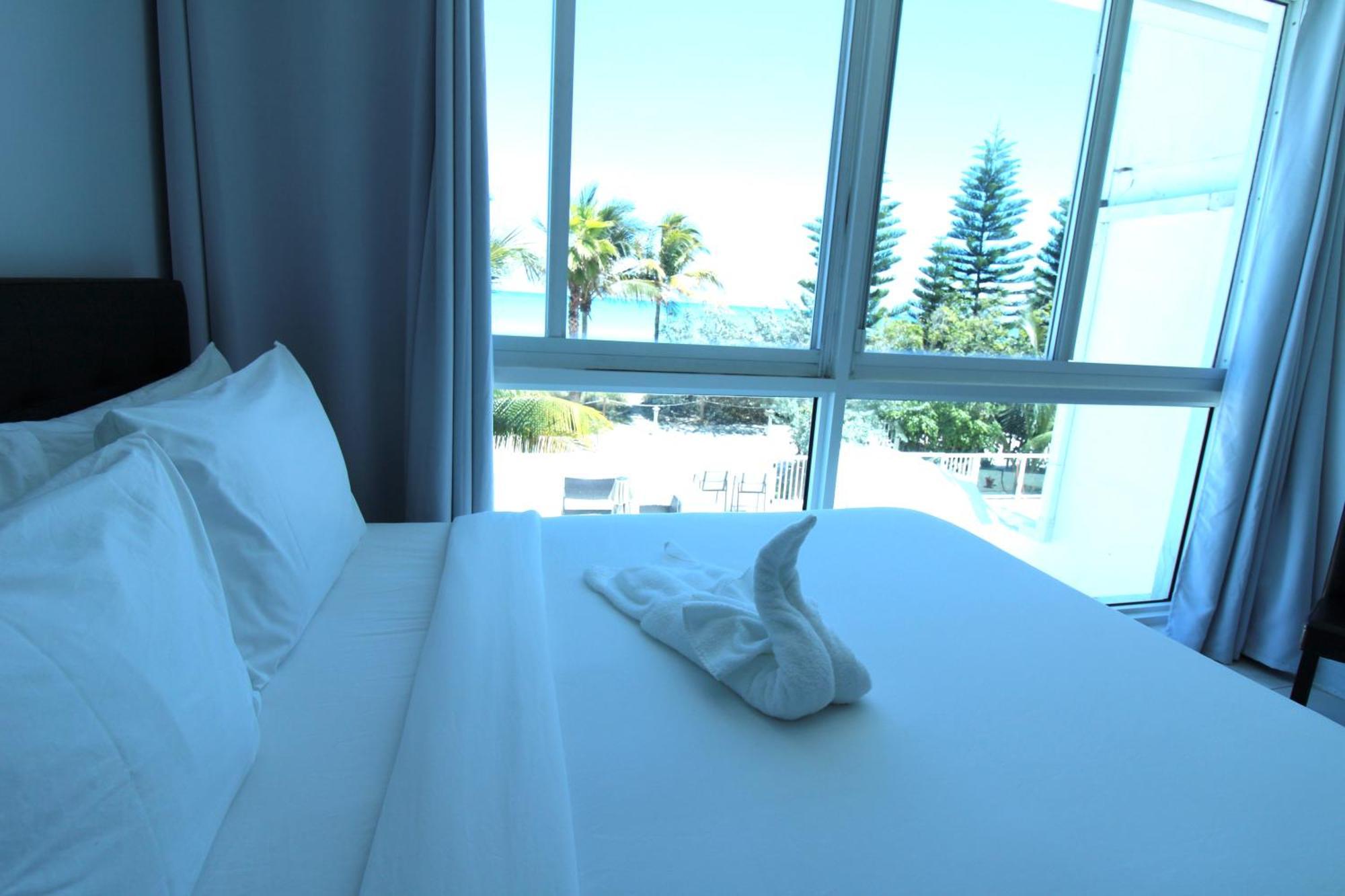 Holiday home Castle Th16 Beachfront Townhouse With Private Patio, Direct Access, Pool, Tennis & Free Parking!