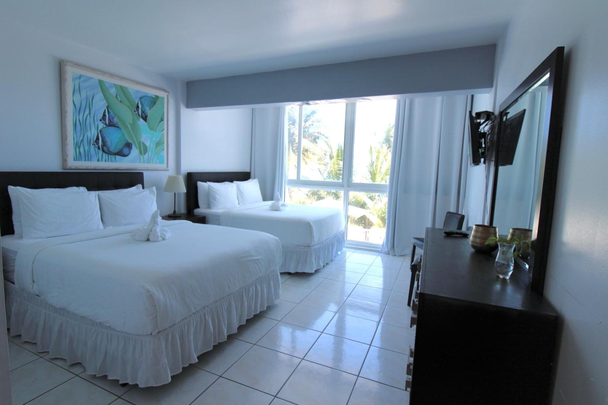Castle Th16 Beachfront Townhouse With Private Patio, Direct Access, Pool, Tennis & Free Parking! Holiday home Miami Beach