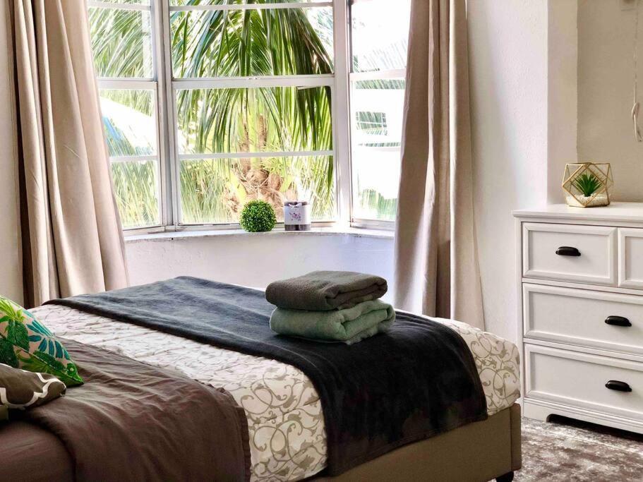 Just 1 Block From The Beach! *