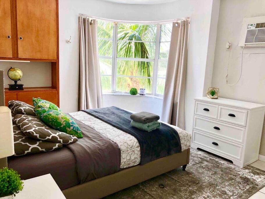 Just 1 Block From The Beach! * Miami Beach