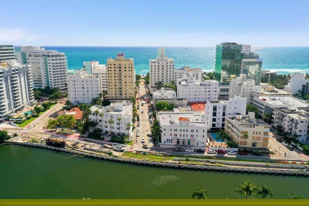 Apartment Just 1 Block From The Beach!