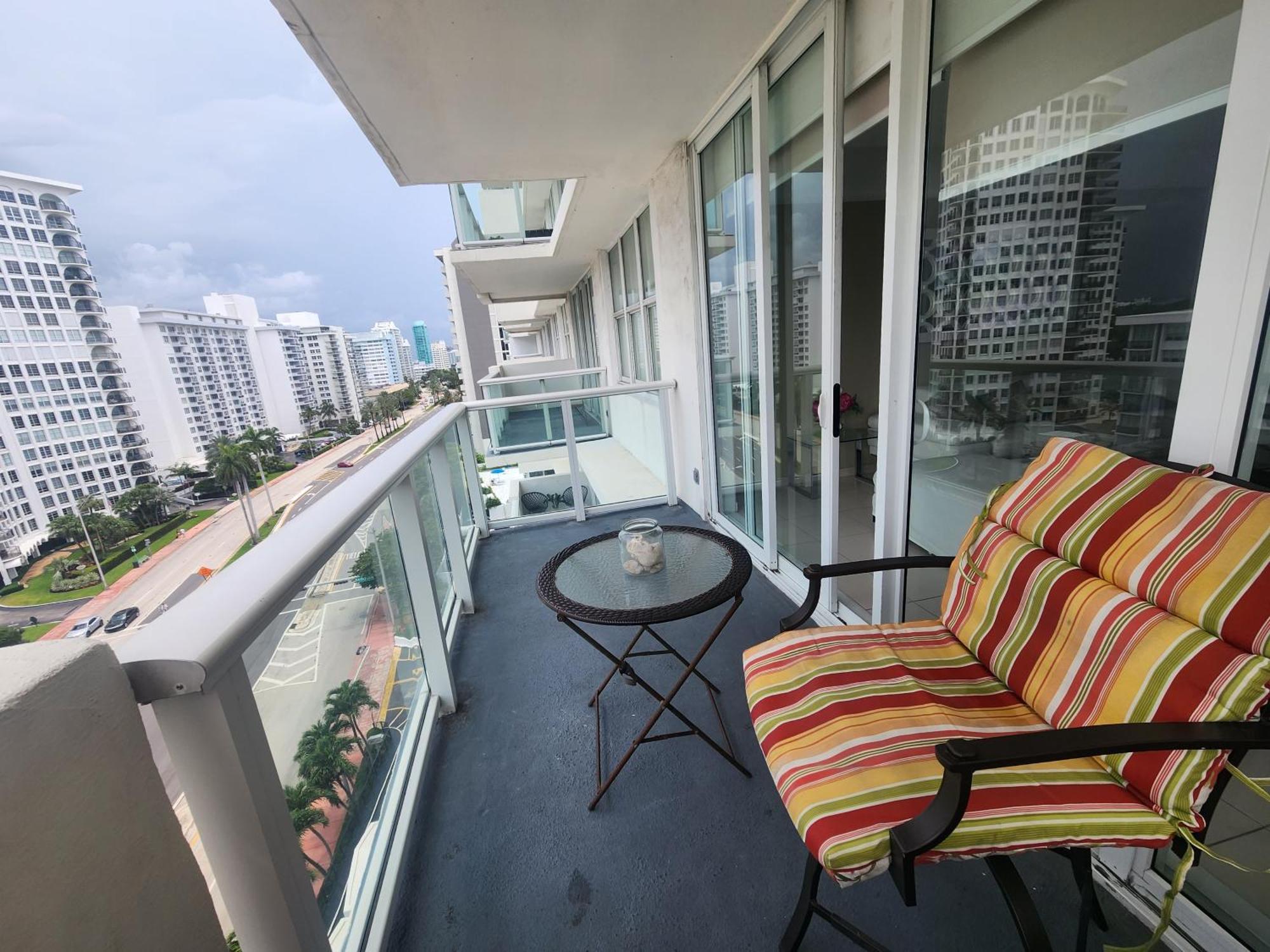Entire Front W/ Pool Amazing View 4pax * Miami Beach