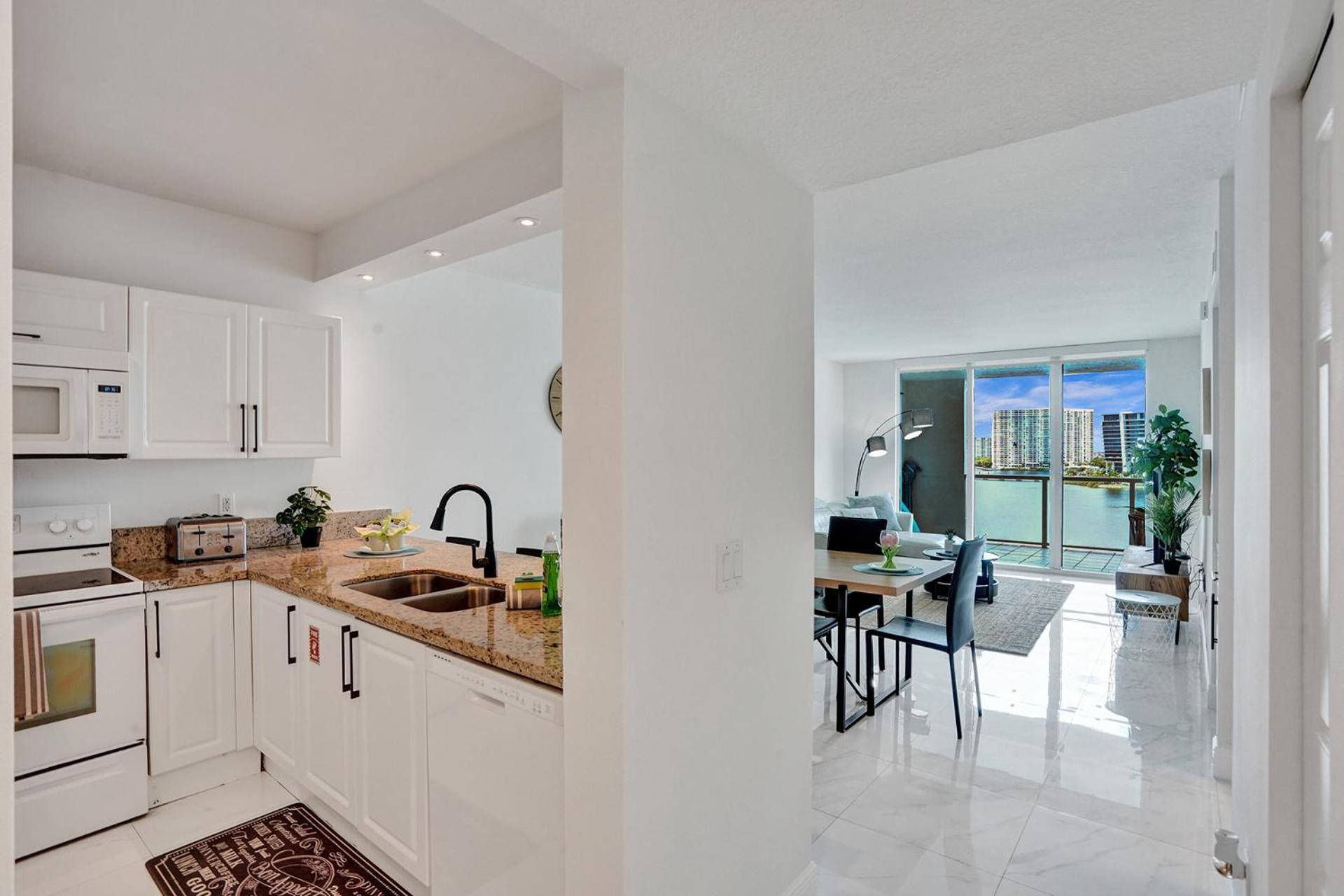 Marina Bay Sunny Isles 1005 Apartment Miami Beach
