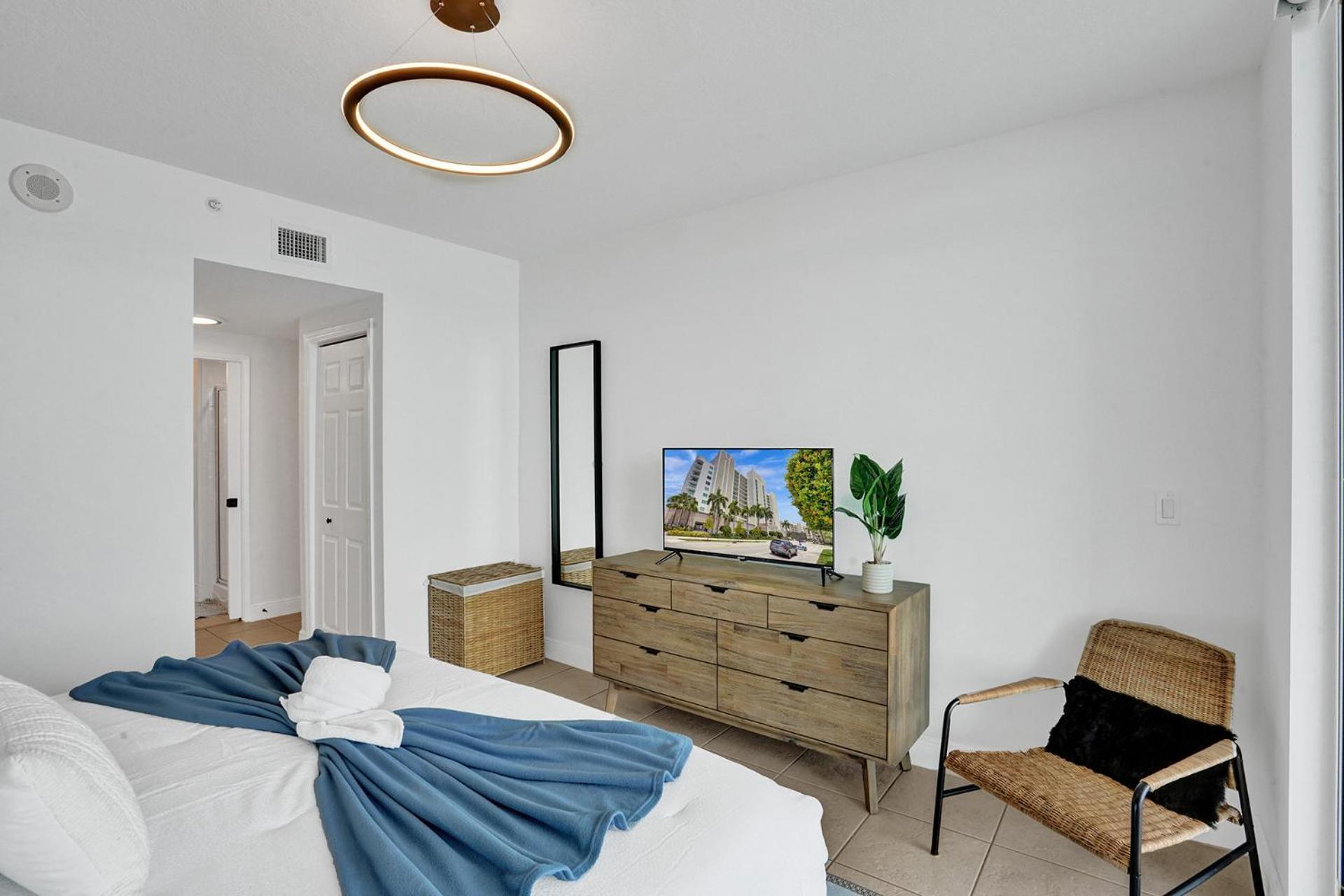 Marina Bay Sunny Isles 1005 Apartment *
