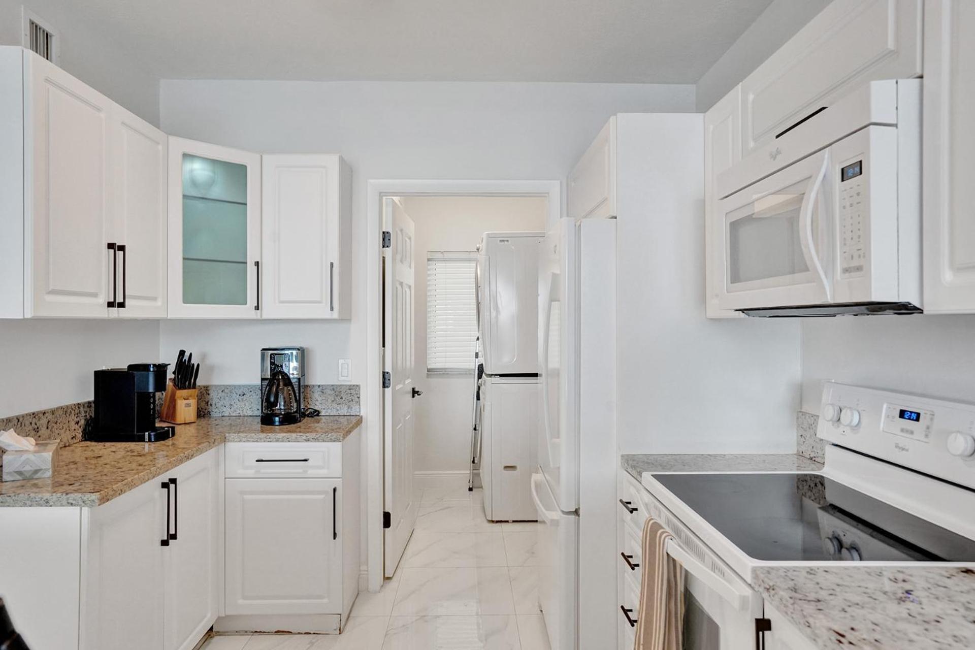 Marina Bay Sunny Isles 1005 Apartment