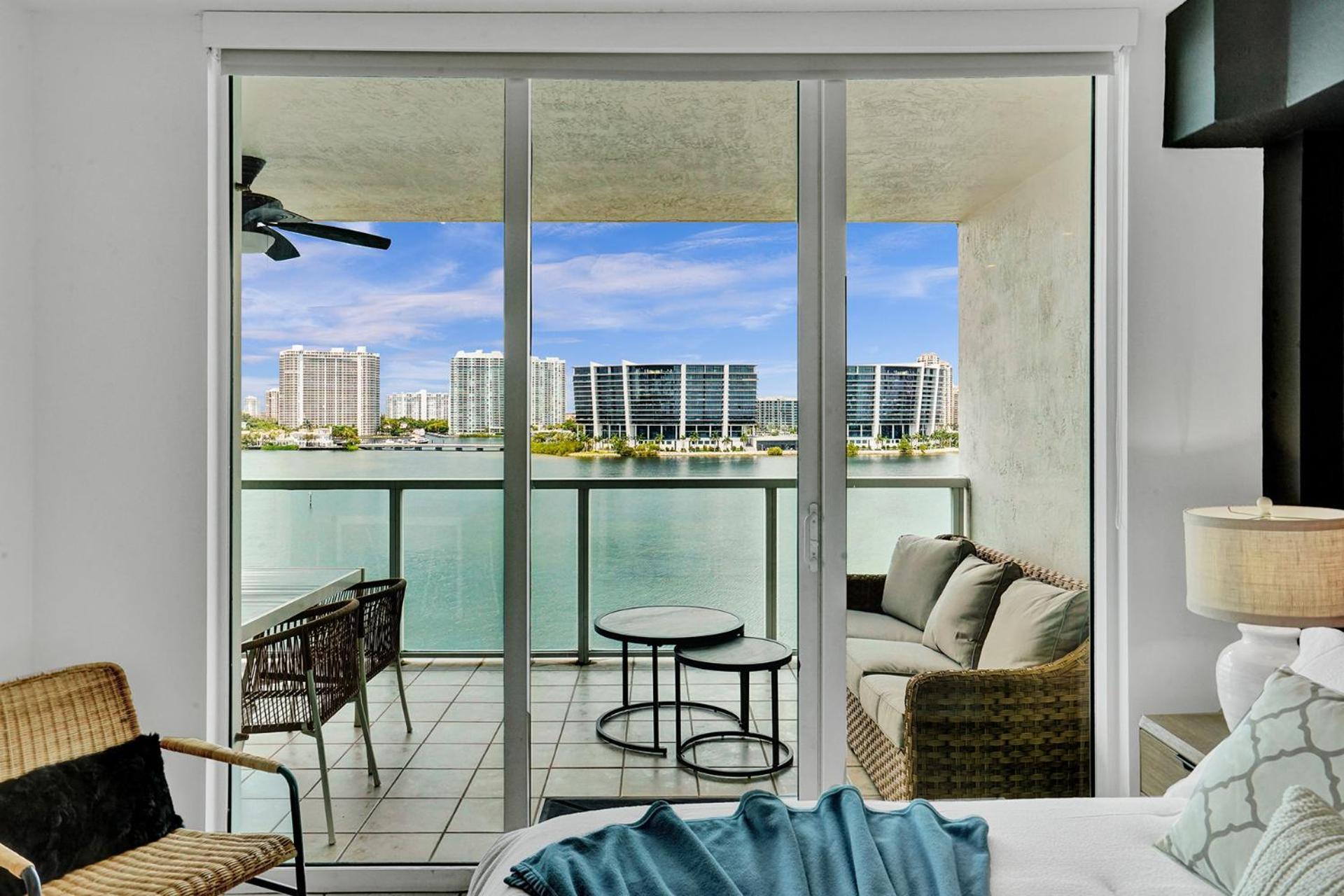 Apartment Marina Bay Sunny Isles 1005