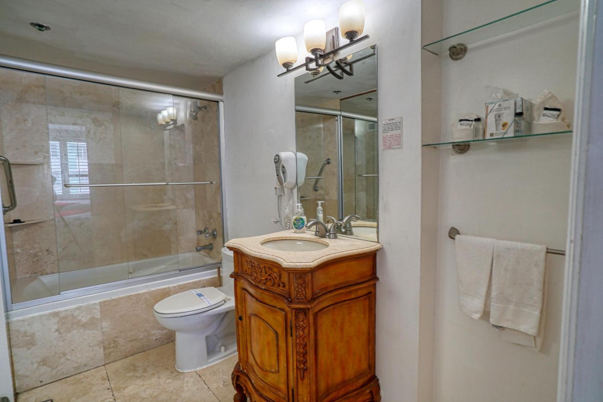 Two Bedroom On The With Balcony And Oceanview * Miami Beach
