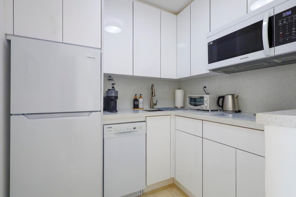 La Marinita - Marina Views Pool Parking Location Apartment *