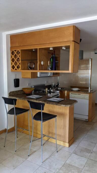 Cozy Studio, Walk To The Beach, Restaurants, Bars Apartment *