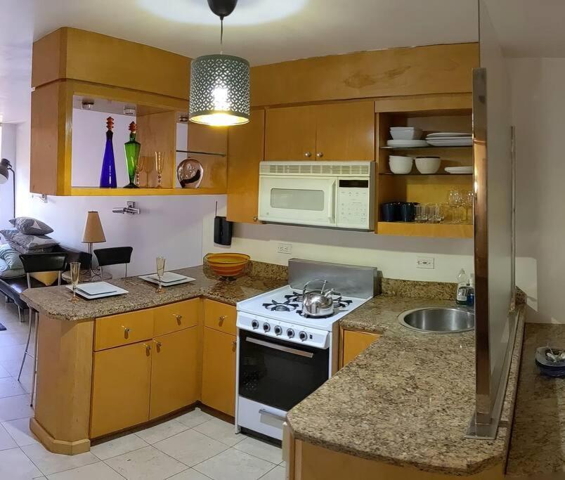 Cozy Studio, Walk To The Beach, Restaurants, Bars Apartment
