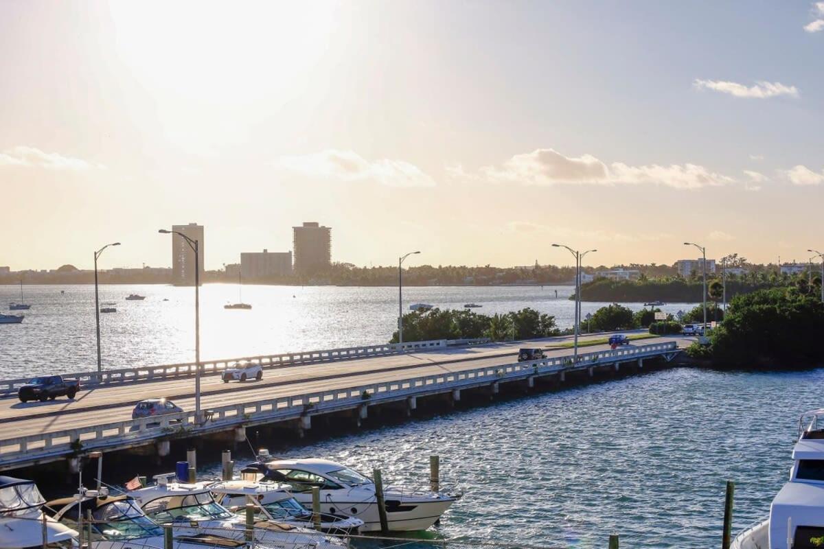 La Marinita - Marina Views Pool Parking Location * Miami Beach