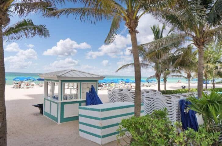Beachfront - Pool - Ocean View Balcony- Gym Miami Beach