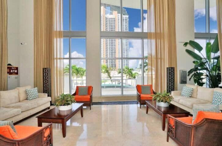 Apartment Beachfront - Pool - Ocean View Balcony- Gym *
