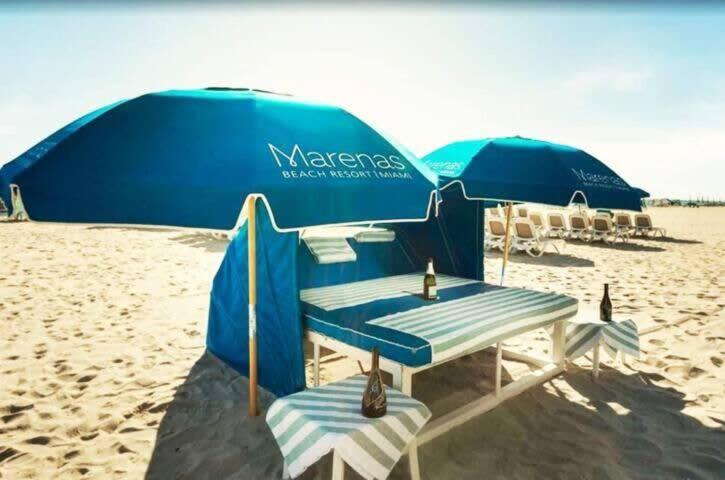 Beachfront - Pool - Ocean View Balcony- Gym Apartment *
