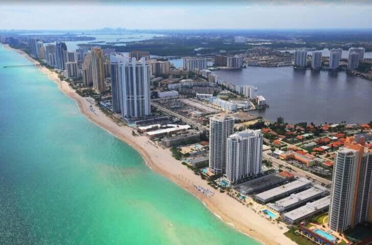 Apartment Beachfront - Pool - Ocean View Balcony- Gym *