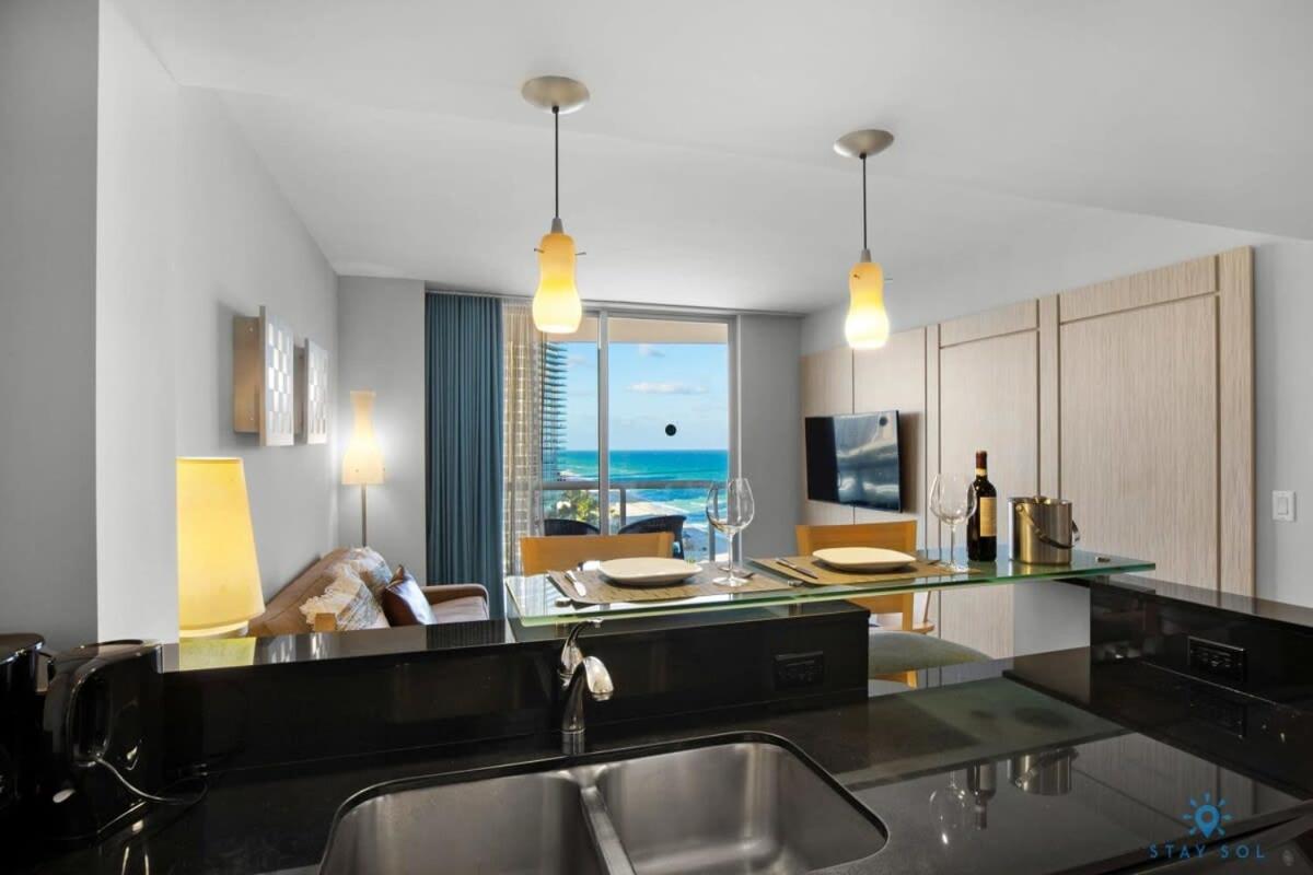 Apartment Beachfront Pool Ocean View Balcony *