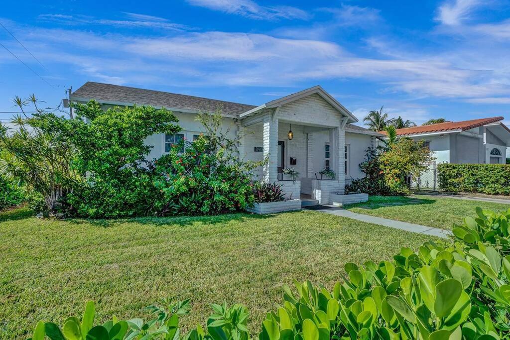 Stunning 2bd 1ba Dream House In Surfside * Miami Beach
