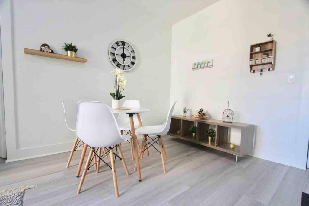Chic And Modern Steps From The * Miami Beach