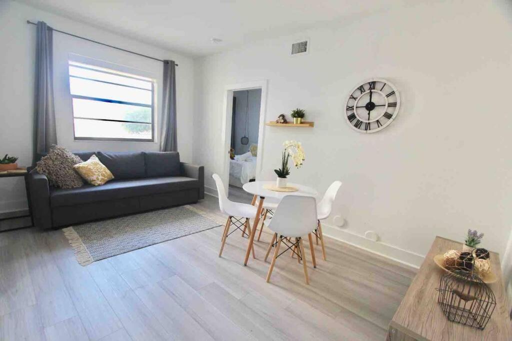 Apartment Chic And Modern Steps From The Miami Beach