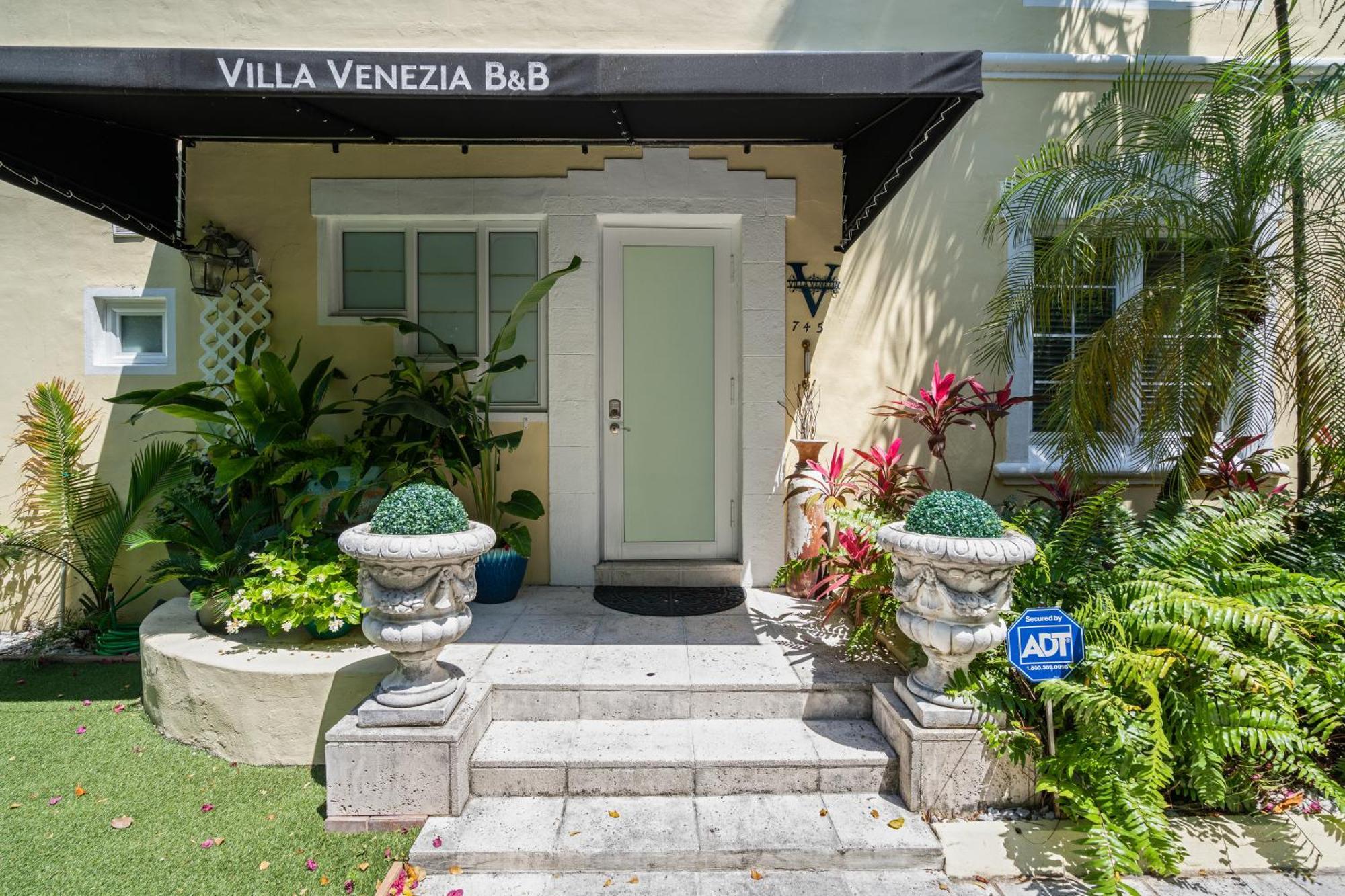 Venezia Full House Up To 12 Guests Miami Beach