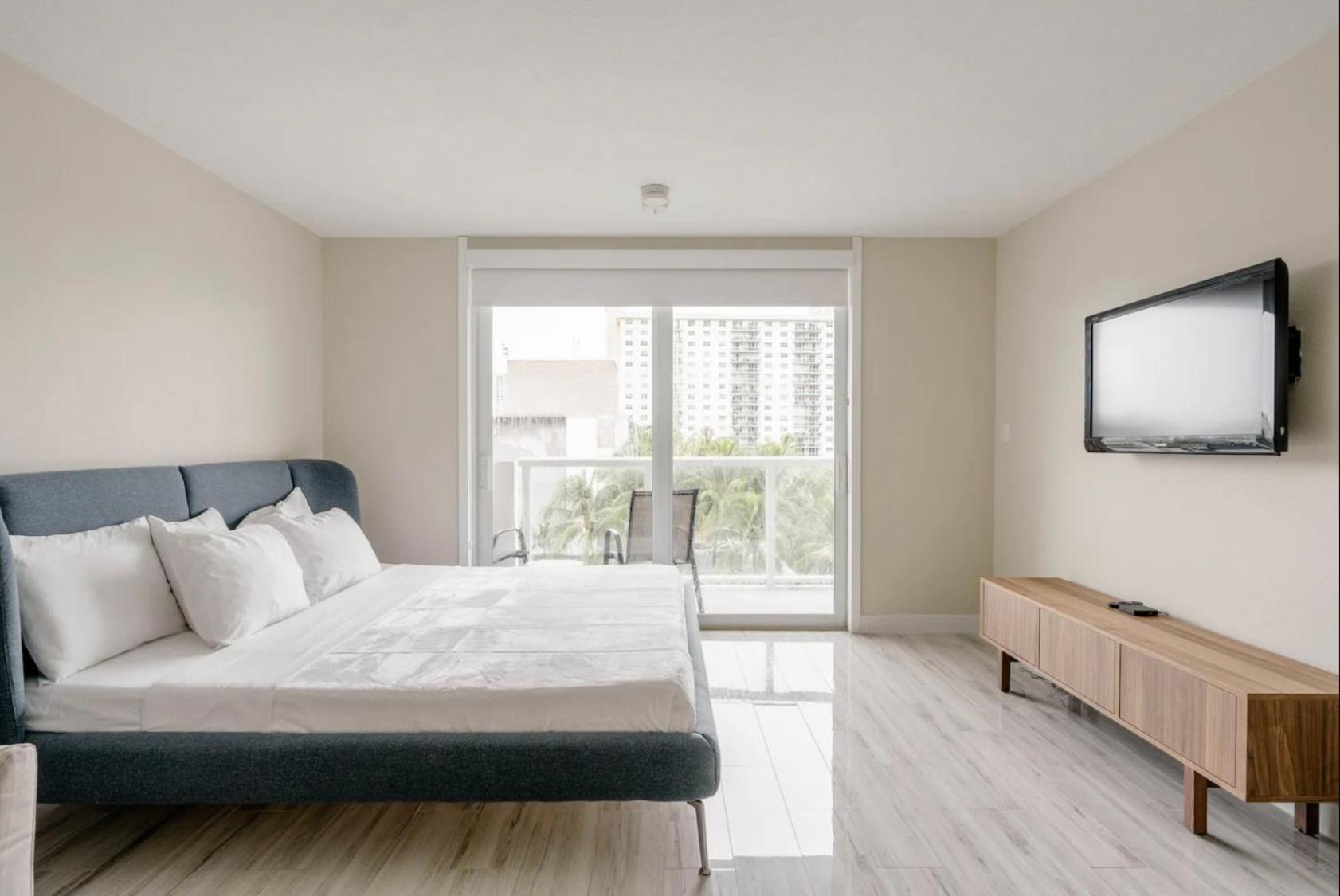 Pristine Beach Studio Miami Beach