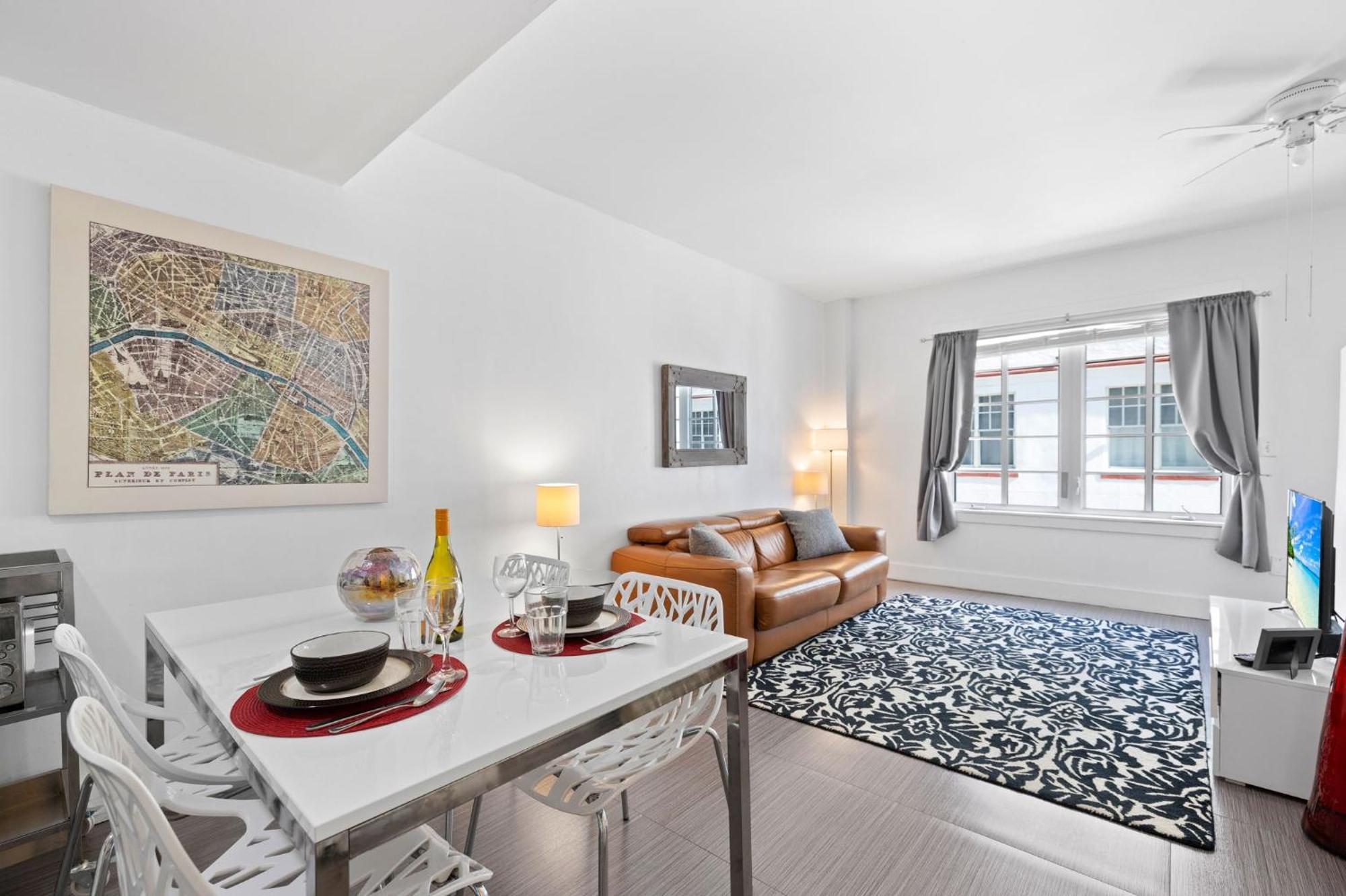 1 Bedroom - Ocean Drive & 6th Street. Miami Beach