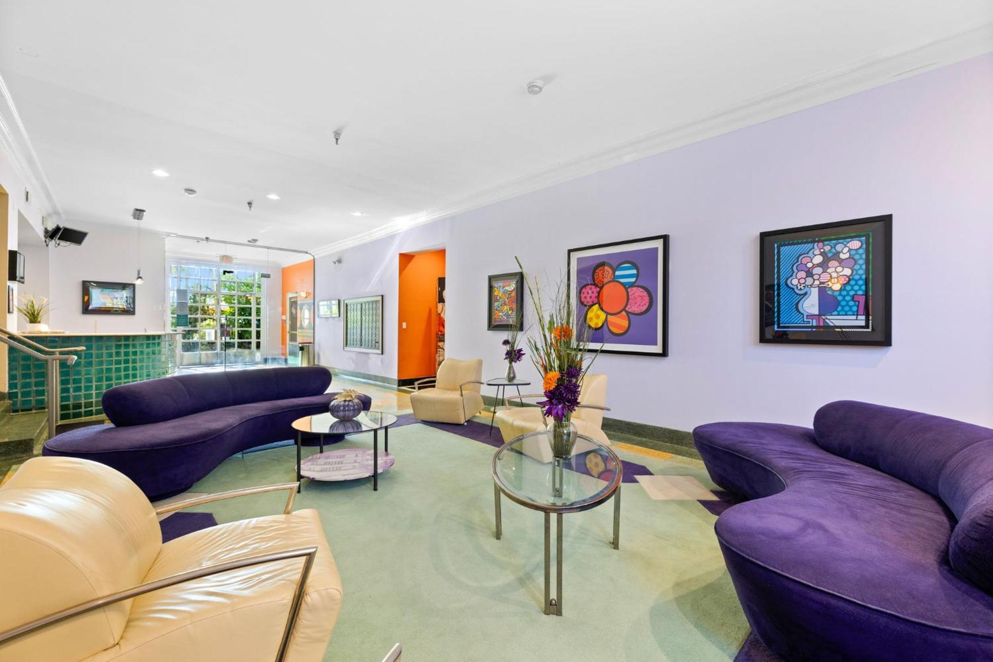 Apartment 1 Bedroom - Ocean Drive & 6th Street. *