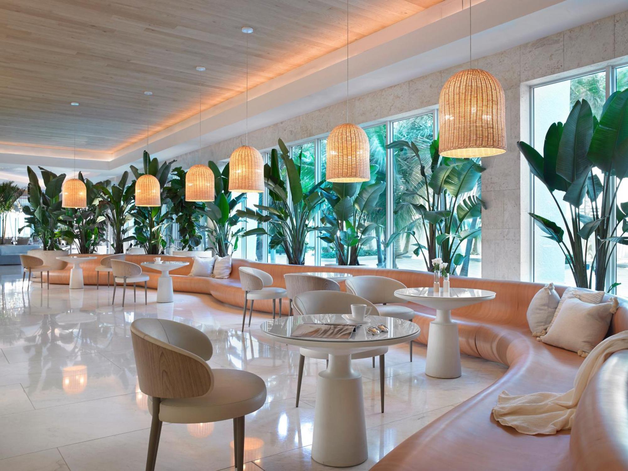 Hotel Grand Beach
