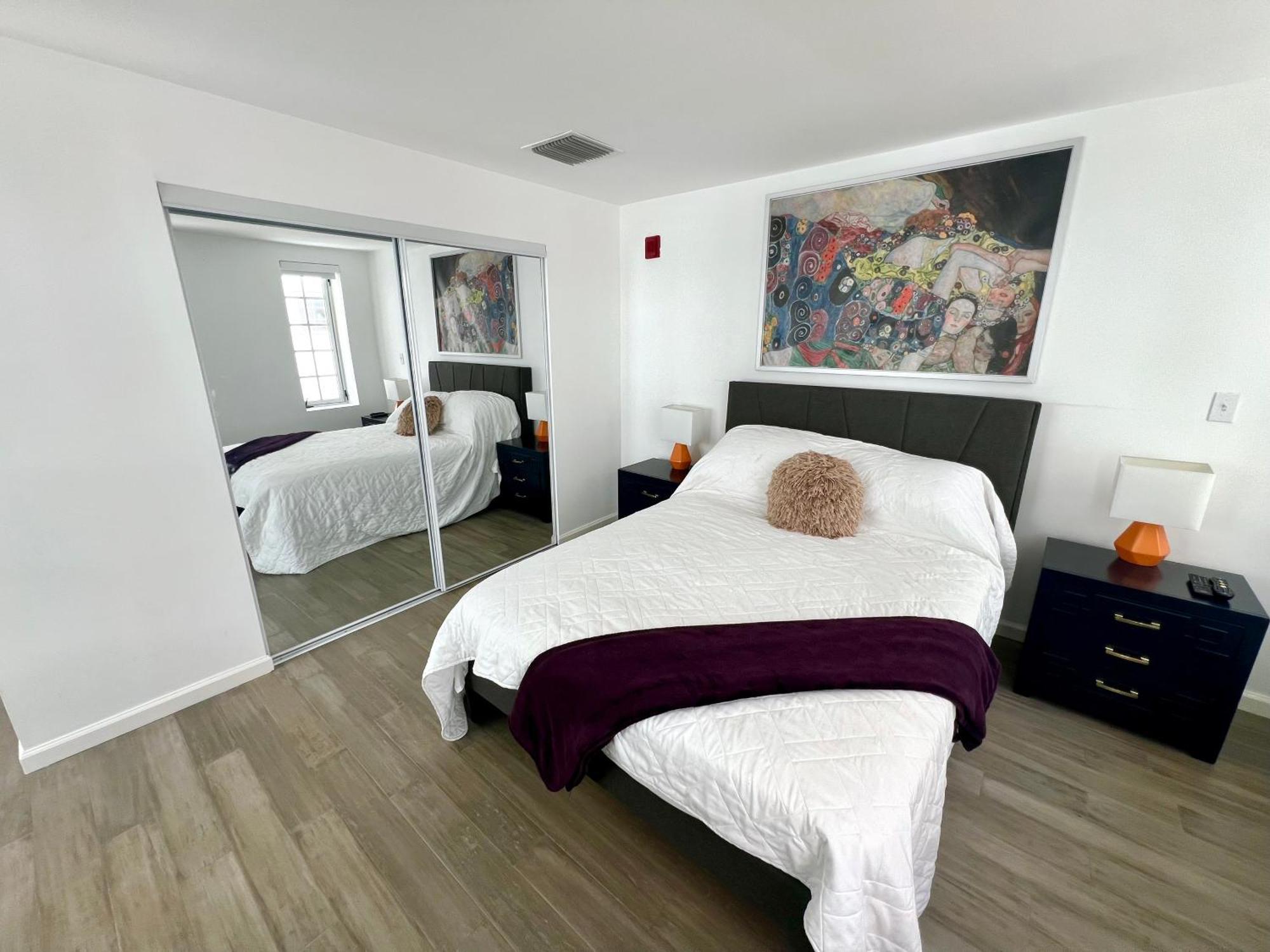 Apartment Wow! Location! Unit! New Renovated South Ocean Front *