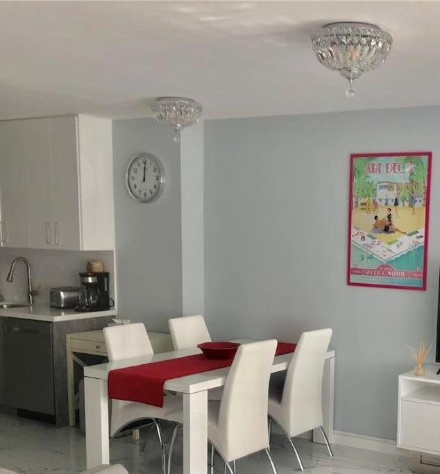 Apartment Elegant And Spacious Beachfront With Parking