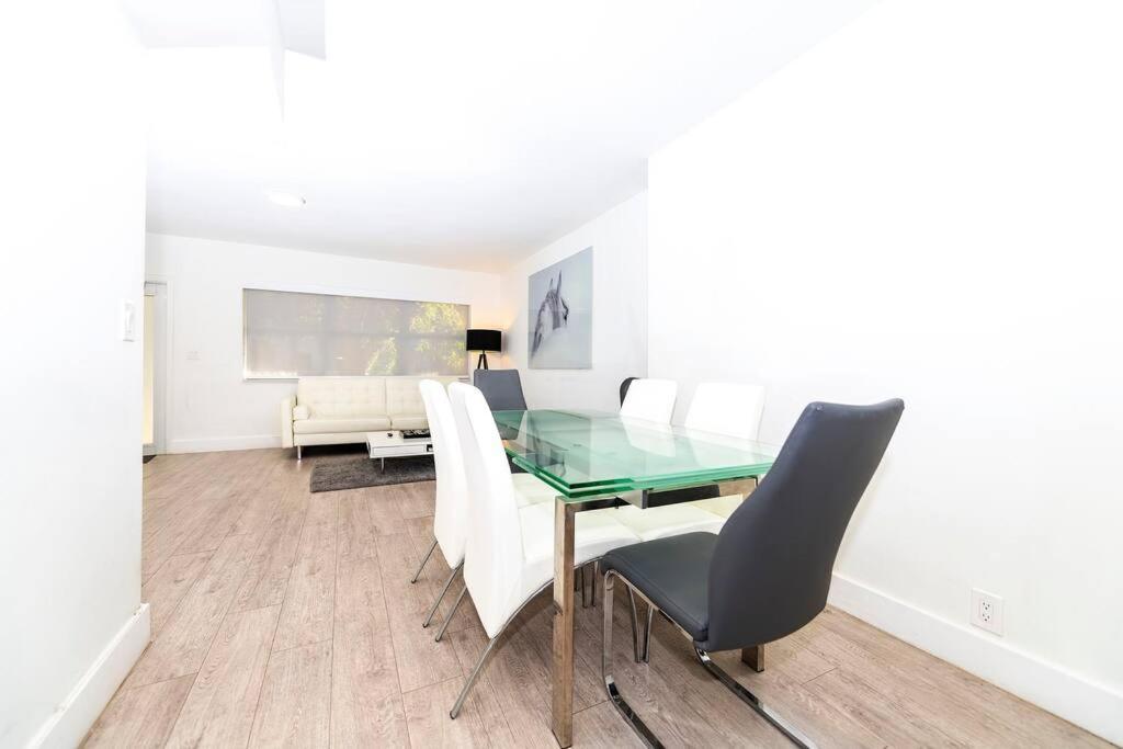 Modern Near Lincoln Rd Mall Apartment