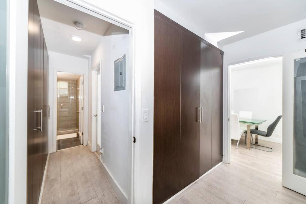 Modern Near Lincoln Rd Mall Apartment